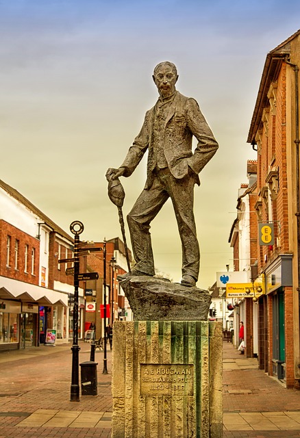 Ae Housman statue in Bromsgrove